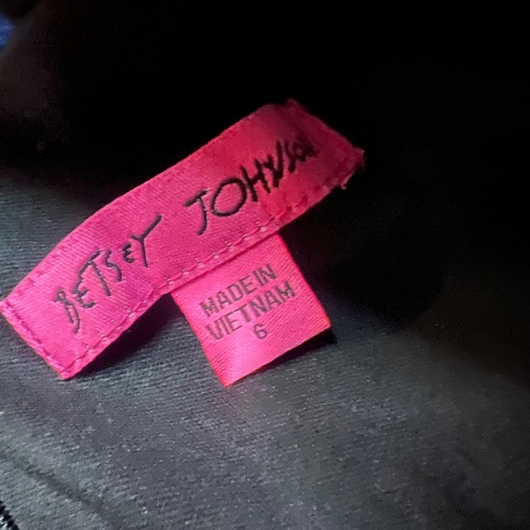 Like New [Betsey Johnson] Black & Blue Quilted Cap Sleeve Midi Dress | 6 · Small - Picture 4 of 12